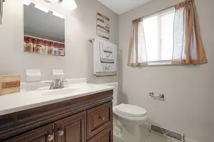 2162 Trent Rd, Columbus, OH 43229 - Photo 16