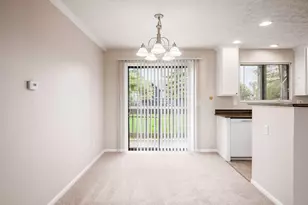 2727 Greystone Dr, Columbus, OH 43220 - Photo 8