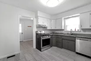 814 Chestershire Rd, Columbus, OH 43204 - Photo 12