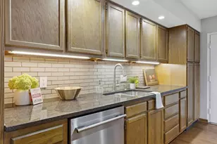 623 Franklin Ave, Columbus, OH 43215 - Photo 6