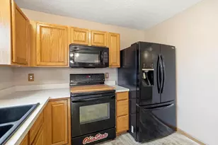 376 Galloway Ridge Dr, Galloway, OH 43119 - Photo 12