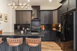 848 S Champion Ave, Columbus, OH 43206 - Photo 14