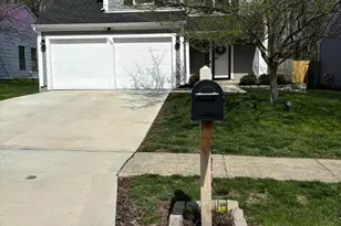 3176 Westmills Dr, Columbus, OH 43204 - Photo 2