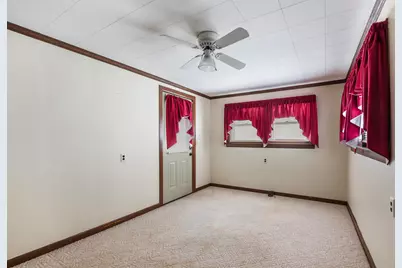 457 Half Avenue, Circleville, OH 43113 - Photo 14