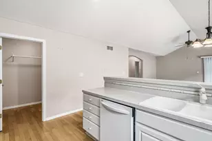 31 Berkshire Commons Dr, Westerville, OH 43082 - Photo 10