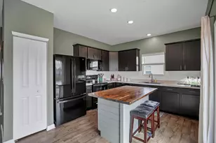 414 Quincy Cir, London, OH 43140 - Photo 10