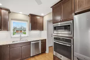 1815 Merriweather Dr, Columbus, OH 43221 - Photo 4