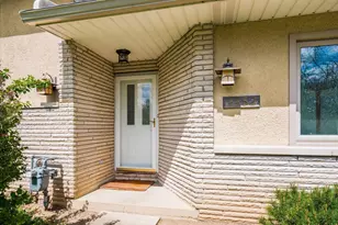 2252 Johnston Rd, Columbus, OH 43220 - Photo 4