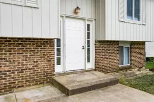 2621 Ipswick Cir, Columbus, OH 43224 - Photo 4