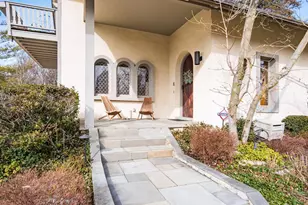 2484 Danvers Ct, Columbus, OH 43220 - Photo 6