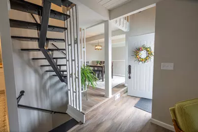 5437 Worthington Forest Place E, Columbus, OH 43229 - Photo 4