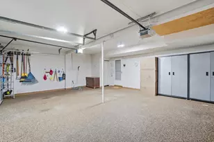 1225 Windham Rd, Columbus, OH 43220 - Photo 56