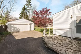 136 Fallis Rd, Columbus, OH 43214 - Photo 4