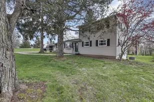 2021 Rainbow Dr NE, Lancaster, OH 43130 - Photo 2