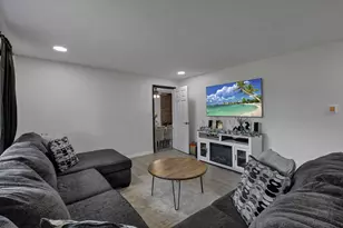 2021 Rainbow Dr NE, Lancaster, OH 43130 - Photo 8