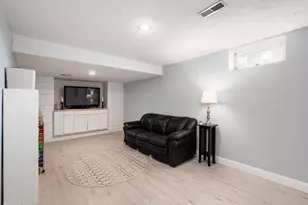 3710 Newell Dr, Columbus, OH 43228 - Photo 18