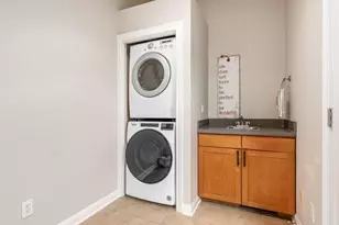 587 E Rich St, Columbus, OH 43215 - Photo 38