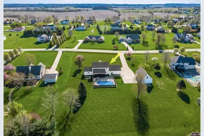 4645 Meadowgrove Drive NW, Carroll, OH 43112 - Photo 6