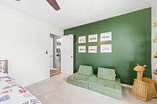 637 Ridenour Rd, Columbus, OH 43230 - Photo 32