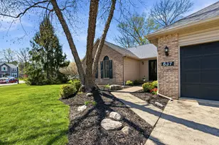 637 Ridenour Rd, Columbus, OH 43230 - Photo 2