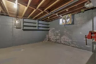 1093 Harwood Dr, Columbus, OH 43228 - Photo 32