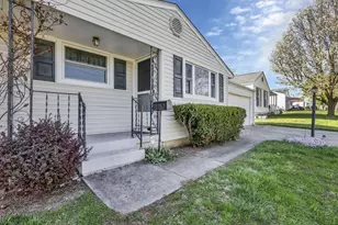 1093 Harwood Dr, Columbus, OH 43228 - Photo 4