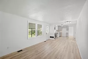 6736 Centennial Dr, Reynoldsburg, OH 43068 - Photo 16