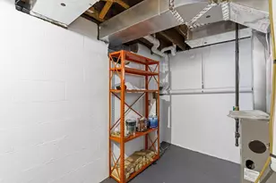 322 W William St, Delaware, OH 43015 - Photo 34