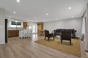 393 7 Pines Dr, Pickerington, OH 43147 - Photo 2