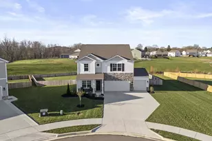 324 Kells Ct W, Newark, OH 43055 - Photo 2