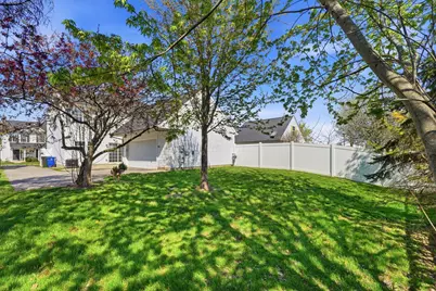 2424 Delowe Street, Grove City, OH 43123 - Photo 8