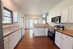 352 Highbanks Valley Ct, Newark, OH 43055 - Photo 2