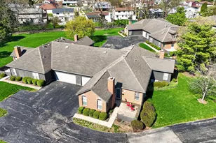 2679 Trottersway Dr, Columbus, OH 43235 - Photo 2