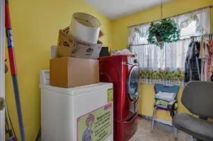 1892 Dyer Rd, Grove City, OH 43123 - Photo 24