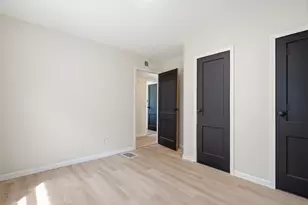 1074 S James Rd, Columbus, OH 43227 - Photo 22