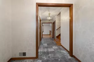 4360 Woodhall Rd, Columbus, OH 43220 - Photo 10