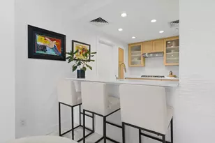 1 Miranova Pl, Columbus, OH 43215 - Photo 4