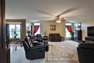 641 Meadows Dr, Delaware, OH 43015 - Photo 8