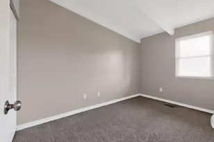 1672 Duxberry Ave, Columbus, OH 43219 - Photo 8