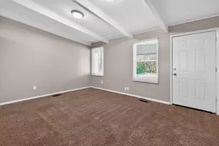 1672 Duxberry Ave, Columbus, OH 43219 - Photo 6