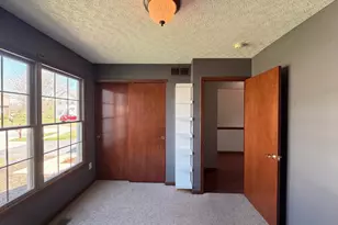 3373 Brook Spring Dr, Grove City, OH 43123 - Photo 4