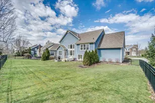 3877 Village Club Dr, Powell, OH 43065 - Photo 16