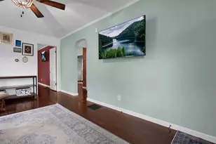 289 E Royal Forest Blvd, Columbus, OH 43214 - Photo 8