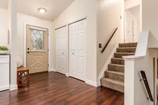2245 Green Island Dr, Columbus, OH 43228 - Photo 2
