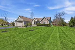 3131 Abbey Knoll Dr, Lewis Center, OH 43035 - Photo 2
