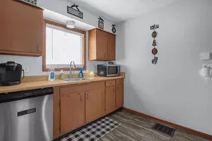 180 W Columbus St, Pickerington, OH 43147 - Photo 12