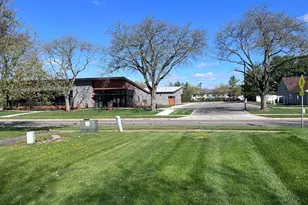 2470 Nassau Dr, Columbus, OH 43232 - Photo 1