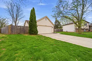 3079 Meadowshire Ct, Dublin, OH 43017 - Photo 2