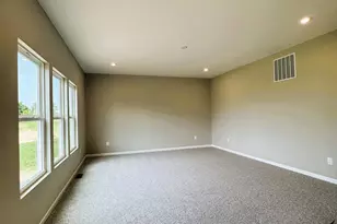 359 Isaac Tharp St, Pataskala, OH 43062 - Photo 4