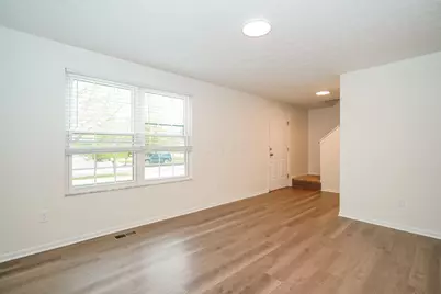 1725 Convair Drive, Galloway, OH 43119 - Photo 4